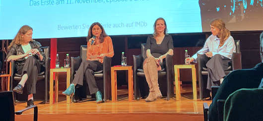 Diskussionsrunde nach der Premiere