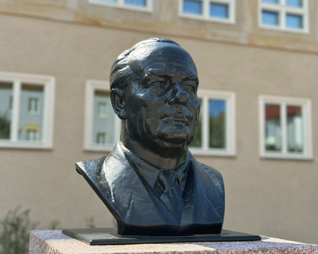 Wilhelm-Pieck-Büste in Guben